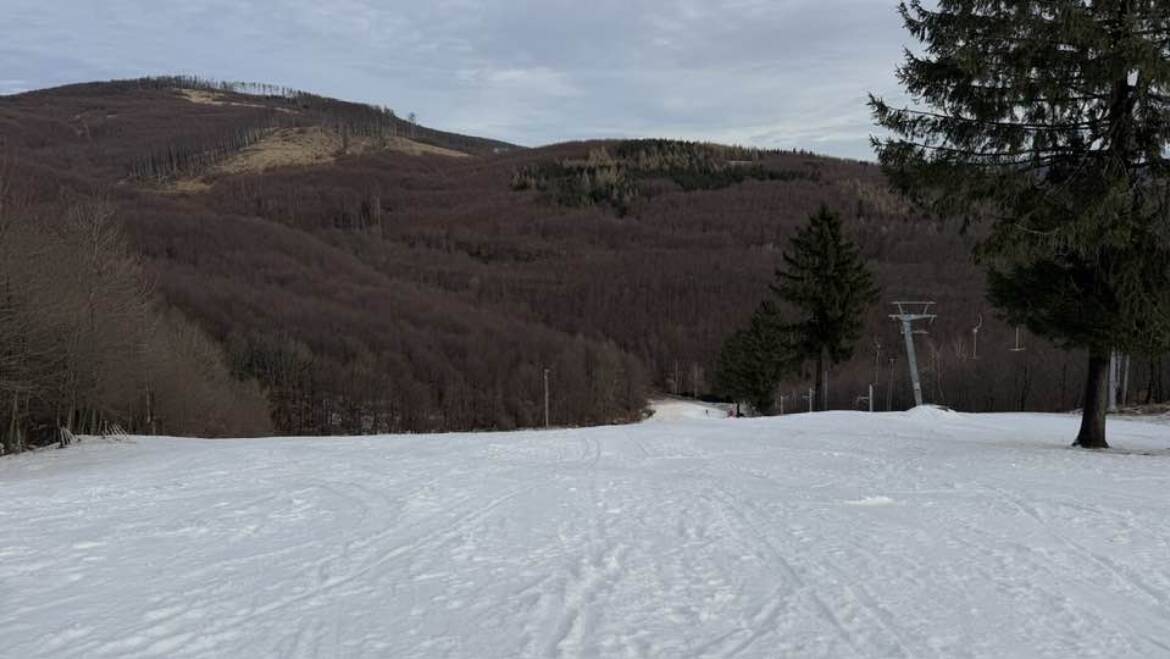 Aj napriek otepleniu, obe strediská sú ešte v prevádzke.