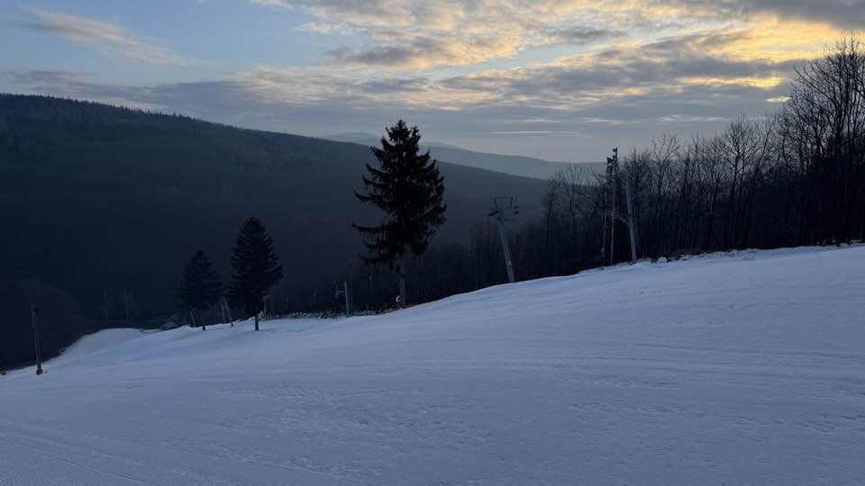 Technical snow is still enough in both resorts.