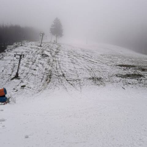Mierne oteplenie je aj na Pezinskej Babe.