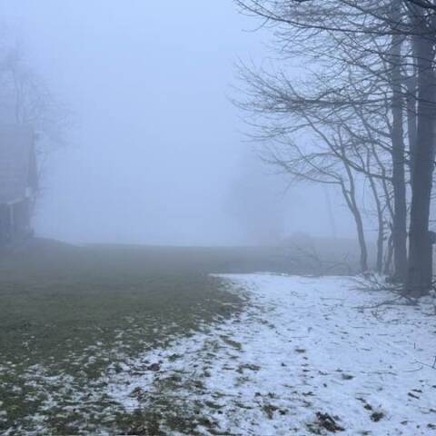 Návrat hmly a mrholenia.