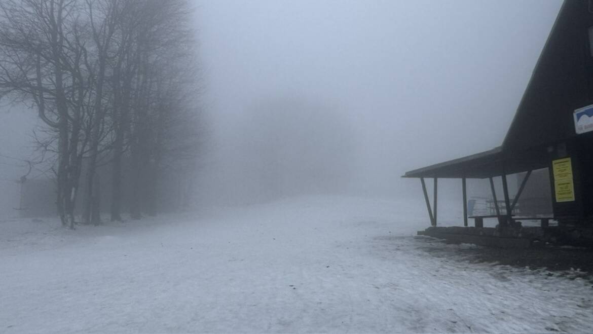 Teplota stúpla nad nulu a námraza začala padať.