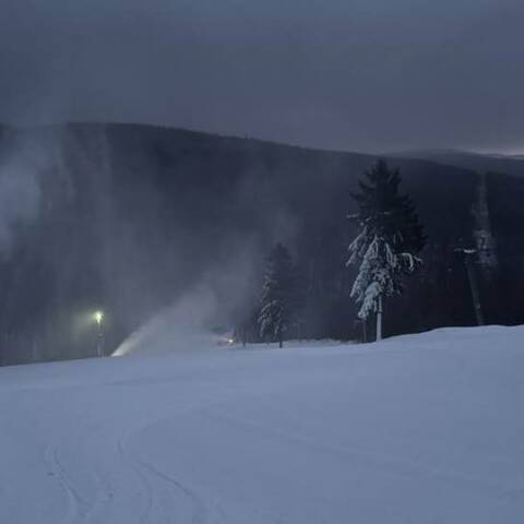 Prevádzka je v oboch strediskách.