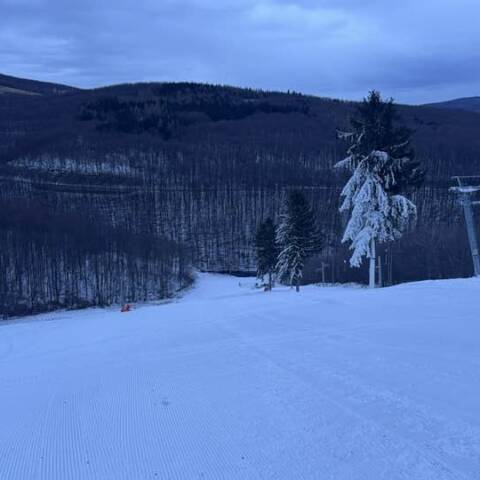 Denná prevádzka v oboch strediskách.