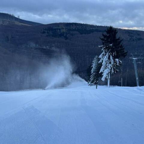 Prevádzka je v oboch strediskách.