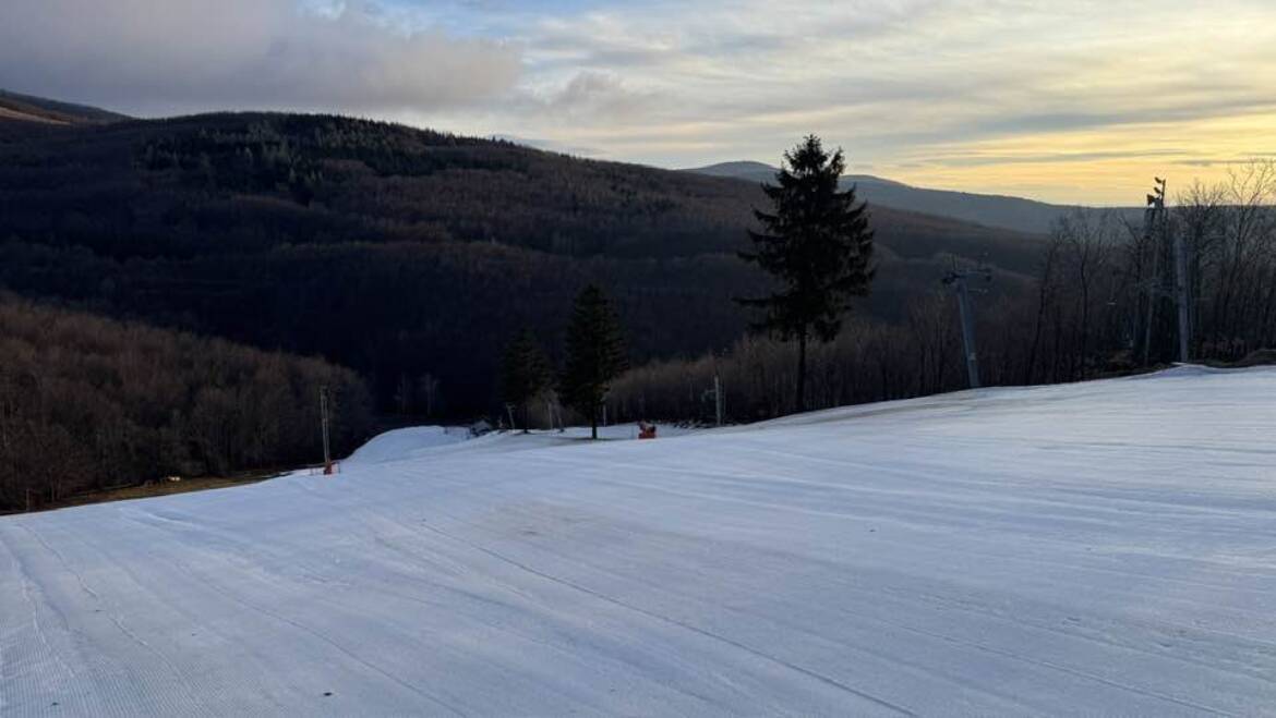 Prevádzka je stále v oboch strediskách.
