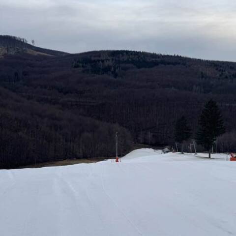 Prevádzka je stále v oboch strediskách.