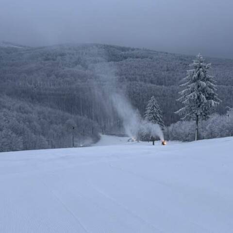Prevádzka je v oboch strediskách.