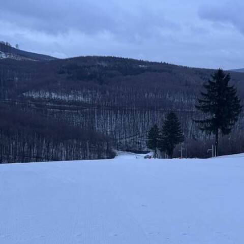 Prevádzka je v oboch strediskách.